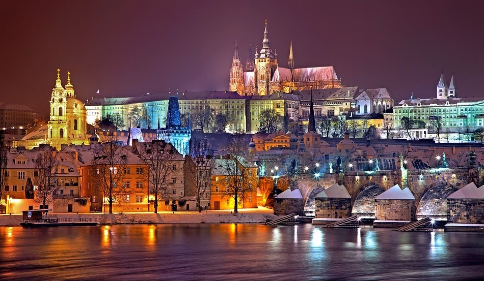 Прага вечерний европейский город