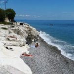 Пляж Белые скалы в Абхазии